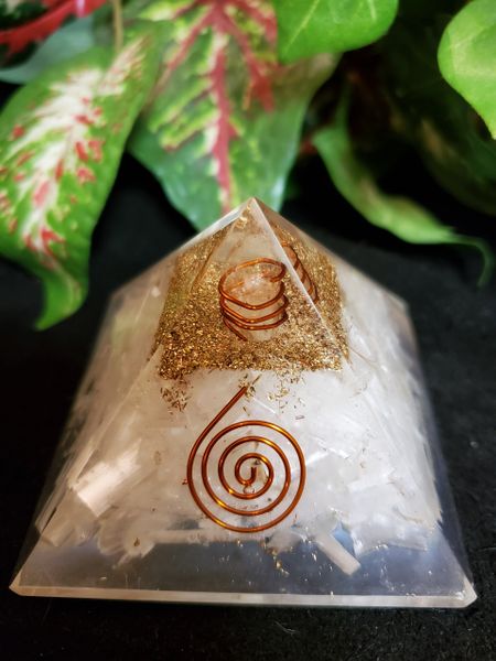 Orgone Pyramid: Selenite