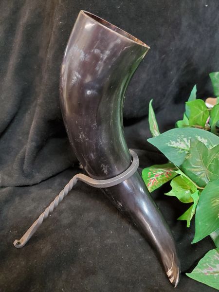 Drinking Horn: Large Black, with Stand