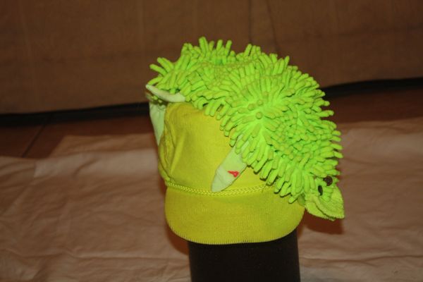 GATOR MEDIUM SIZE BRIGHT GREEN GATOR ON HAT.