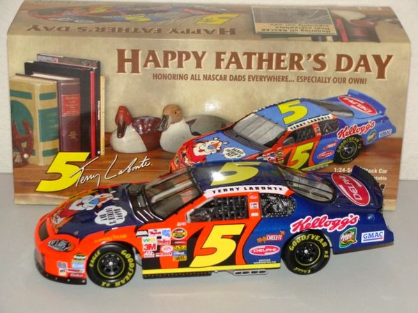 2004 Action 1/24 #5 Kellogg's "Happy Fathers Day" Chevy MC Terry Labonte CWC