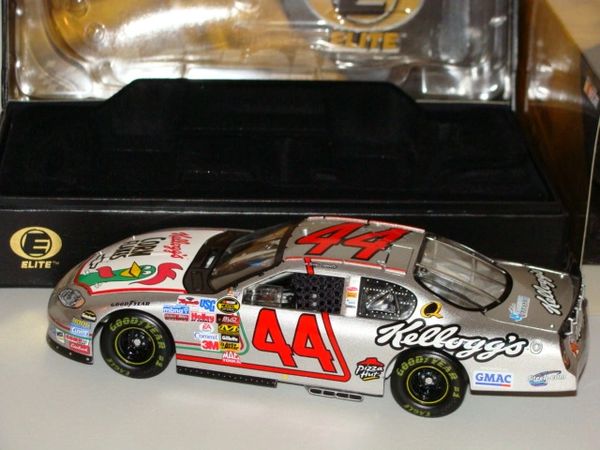 2005 Elite 1/24 #44 Kellogg's IRON MAN Chevy MC Terry Labonte CWC