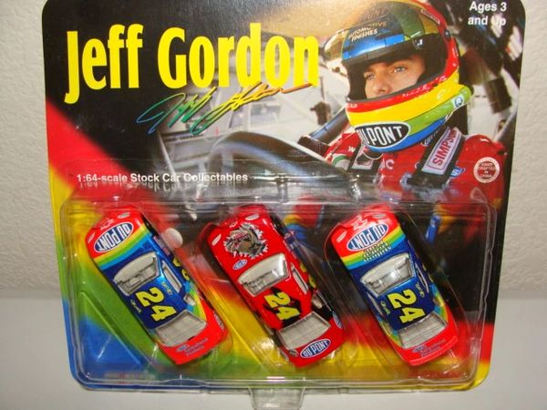 1997 Action 1/64 #24 Dupont/Jurassic Park/Million$ Date Jeff Gordon 3-Car Set