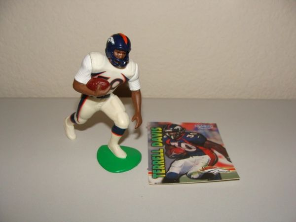 1999-2000 Starting Lineup #30 Terrell Davis Denver Broncos NFL Action Figure