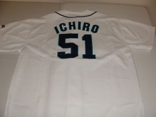 Ichiro autographed Seattle Mariners jersey