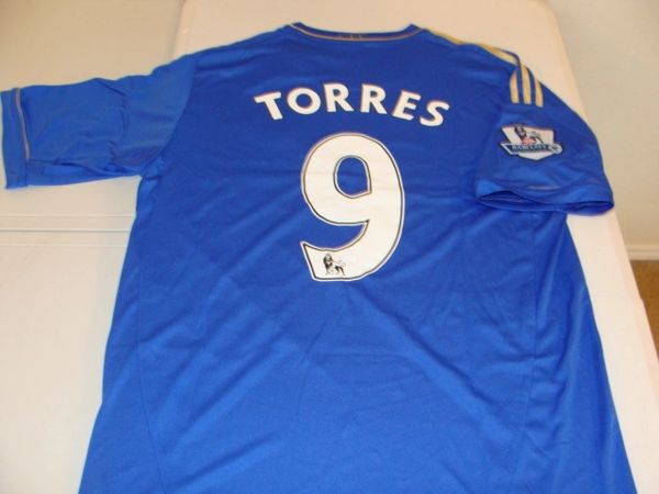 9 FERNANDO TORRES Chelsea FC EPL Striker Blue Mint Throwback