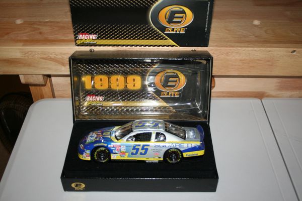 1999 Elite 1/24 #55 Square D "Nascar Racers" Chevy MC Kenny Wallace CWC