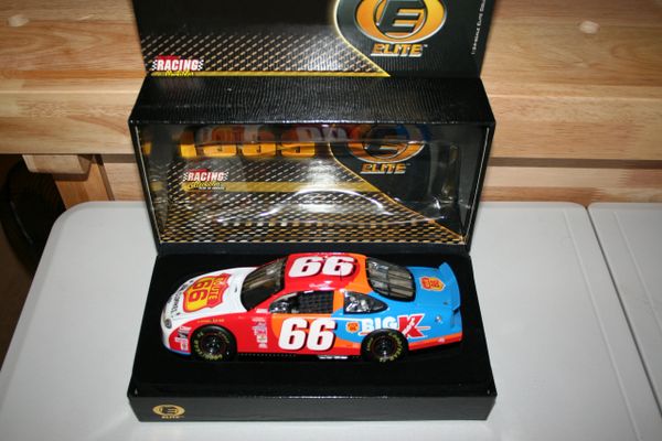 1999 Elite 1/24 #66 Big Kmart Route 66 Ford Taurus Darrell Waltrip CWC