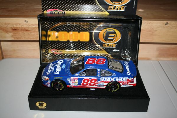 2000 Elite 1/24 #88 Quality Care Service Ford Taurus Dale Jarrett CWC