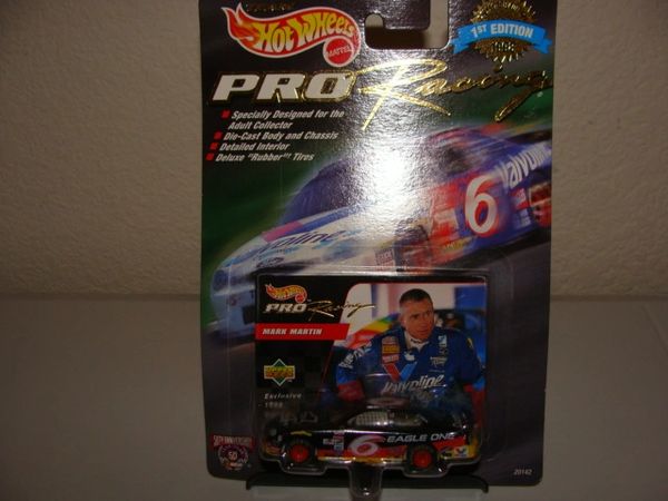 1998 HW 1/64 #6 Eagle One Ford Taurus Mark Martin CWC