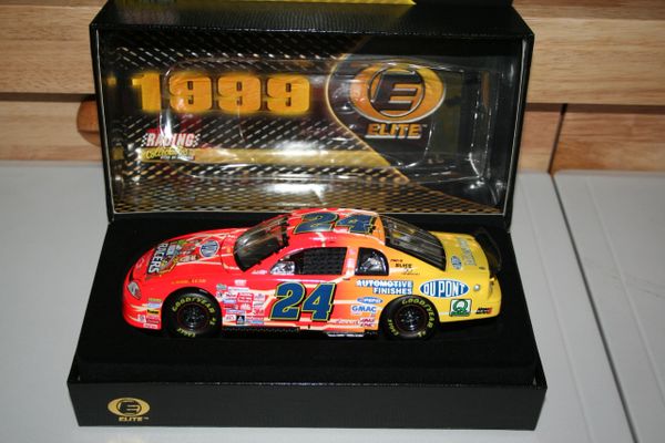 1999 Elite 1/24 #24 Dupont "NASCAR Racers" Chevy MC Jeff Gordon CWC