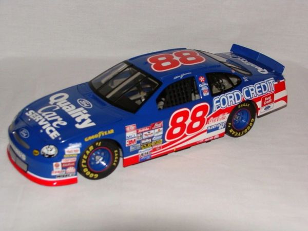1998 Revell 1/18 #88 Quality Care Service Ford Taurus Dale Jarrett CWC