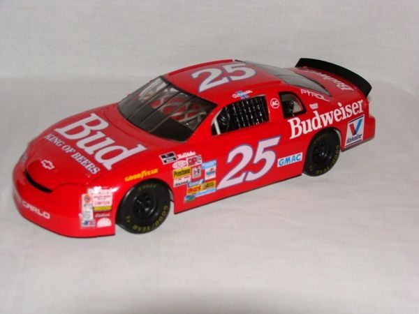 1995 Ertl 1/18 #25 Budweiser Beer Chevy MC Ken Schrader CWC
