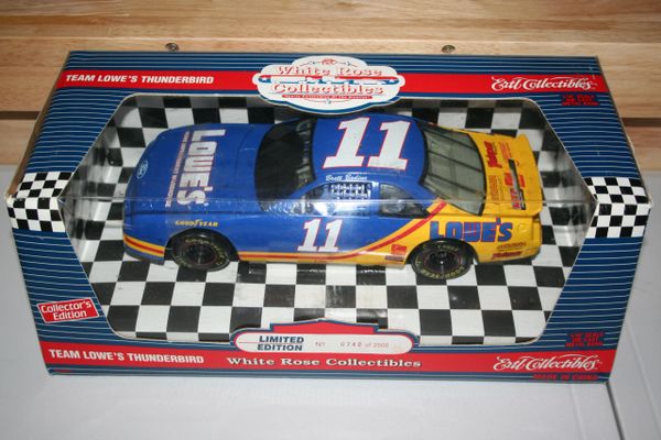 1995 Ertl 1/18 #11 Lowe's Home Improvement Ford Thunderbird Brett Bodine CWB