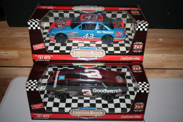 1995 Ertl 1/18 #3 GM Goodwrench Dale Earnhardt & #43 STP Richard Petty 7&7 Championship 2-Car Set