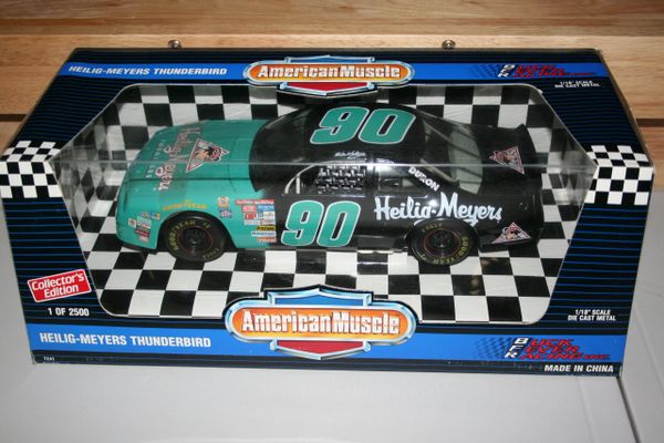 1995 Ertl 1/18 #90 Heilig-Meyers Furniture Ford Thunderbird Mike Wallace CWC