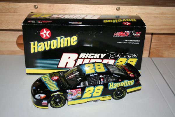 2002 Action 1/24 #28 Texaco Havoline Ford Taurus Ricky Rudd CWC