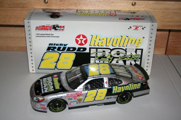 2002 Action 1/24 #28 Texaco Havoline "Ironman" Ford Taurus Ricky Rudd CWC