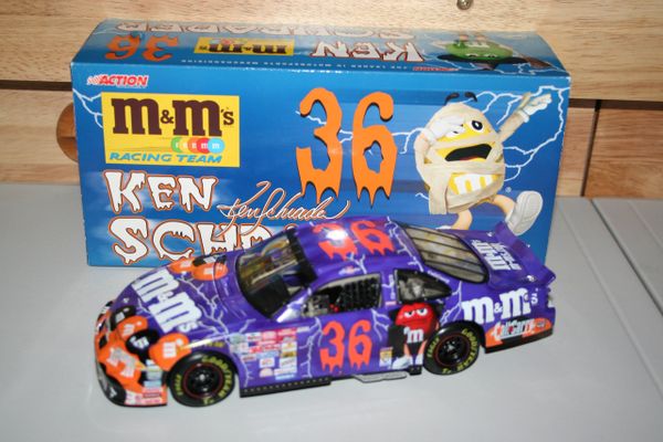 2000 Action 1/24 #36 M&M's Halloween Pontiac GP Ken Schrader CWC