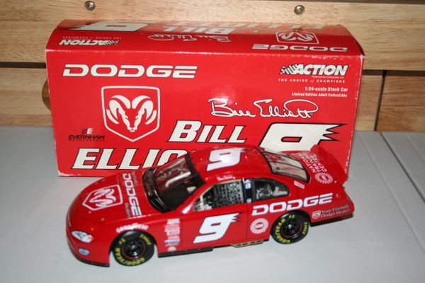 2001 Action 1/24 #9 Dodge Dealers Dodge Intrepid R/T Bill Elliott CWC