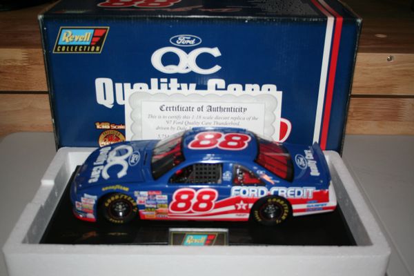 1997 Revell 1/18 #88 Quality Care Ford Credit Ford Thunderbird Dale Jarrett CWC
