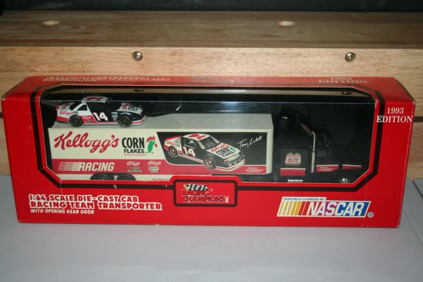 1993 RC 1/64 #14 Kellogg's Corn Flakes B/W Terry Labonte Team Transporter & Car Set