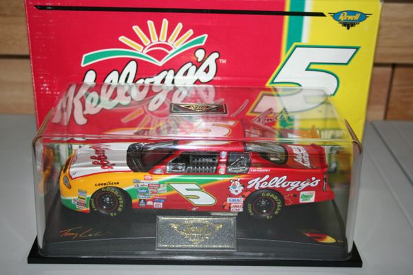2000 Revell 1/24 #5 Kellogg's Cereal Chevy MC Terry Labonte CWC