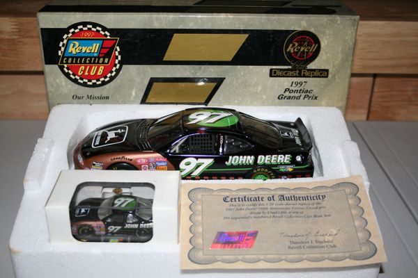 1997 Revell 1/64 & 1/24 #97 John Deere "160th Anniversary" Pontiac GP Chad Little 2-Car Bank Set