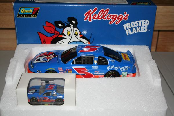 1997 Revell 1/64 & 1/24 #5 Kellogg's Frosted Flakes TONY Chevy MC Terry Labonte 2-Car Bank Set