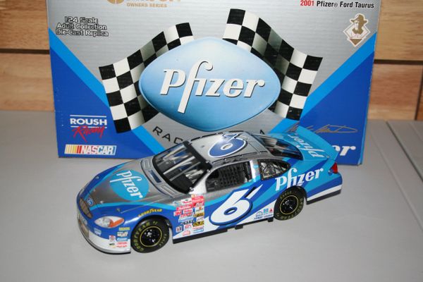 2001 TCO 1/24 #6 Pfizer Pharmaceuticals Ford Taurus Mark Martin CWC