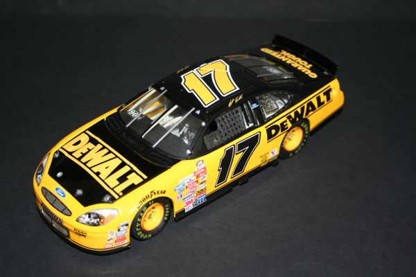 2000 TCO 1/24 #17 DeWalt Tools Ford Taurus Matt Kenseth CWC LOOSE