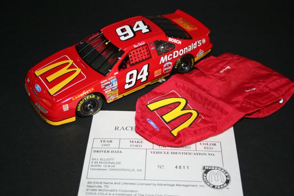 1995 RR 1/24 #94 McDonald's Ford Tbird Bill Elliott CWC LOOSE