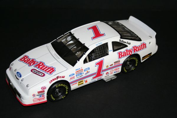 1999 RCCA 1/24 #1 Baby Ruth Candy 1992 BGN Ford Tbird Jeff Gordon CWB LOOSE