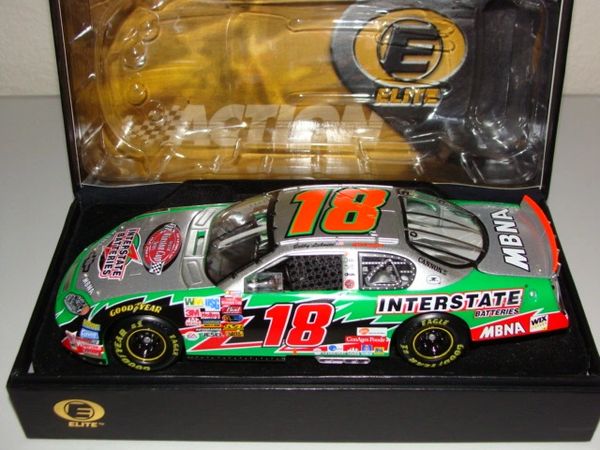 2003 Elite 1/24 #18 Interstate Batteries "The Victory Lap" Chevy MC Bobby Labonte CWC
