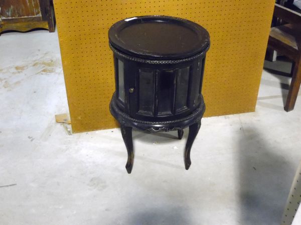 Round End Table - Dark Finish