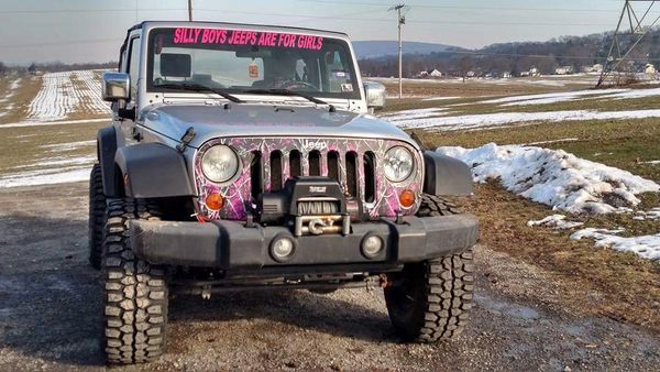 MUDDY GIRL CAMOUFLAGE Jeep Grill Skin