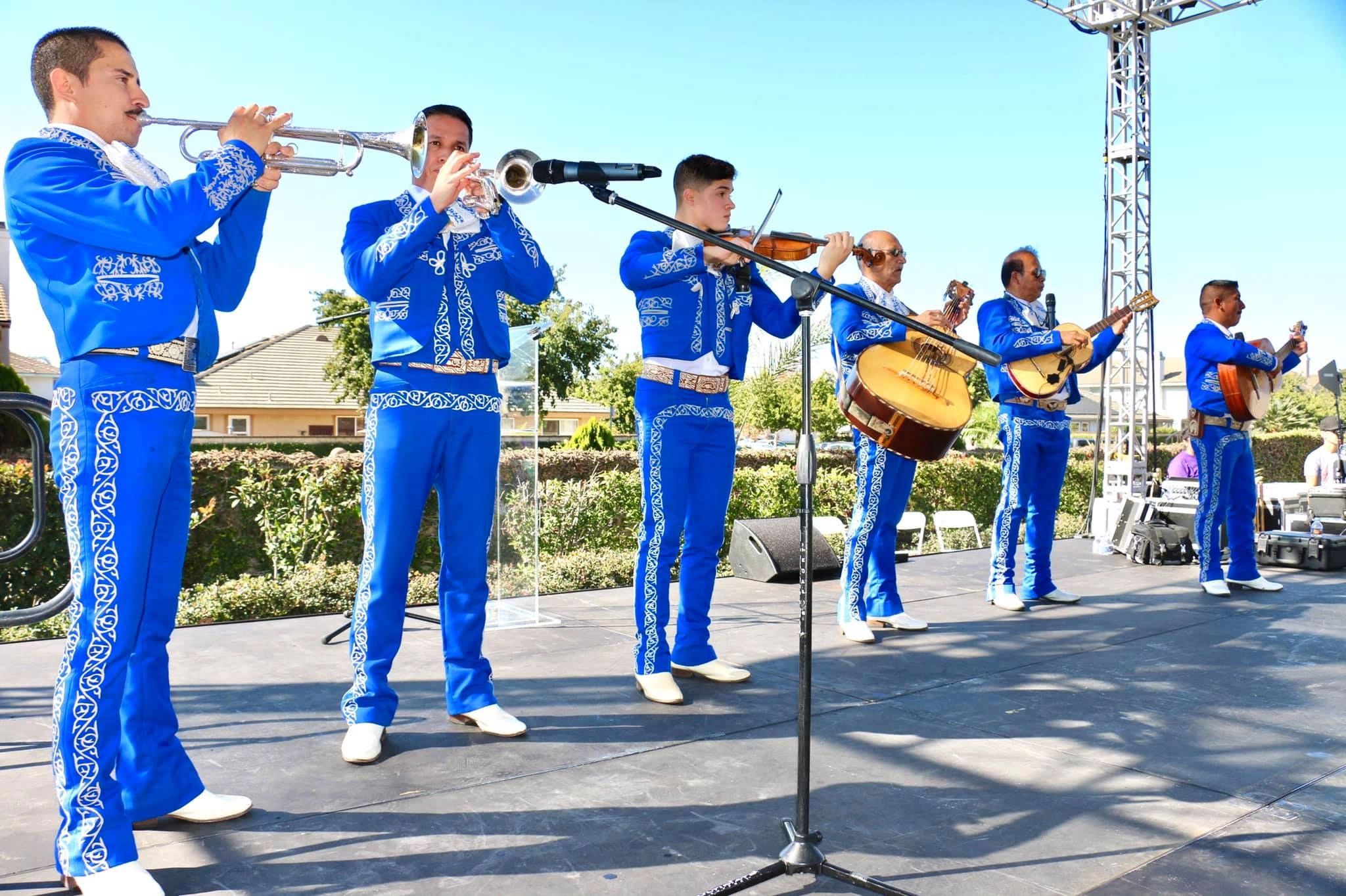 Mariachi bands in Oxnard CA.