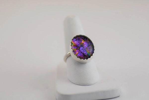 Purple & Fushia Dichroic Glass Scalloped Bezel Sterling Silver Ring Size 8