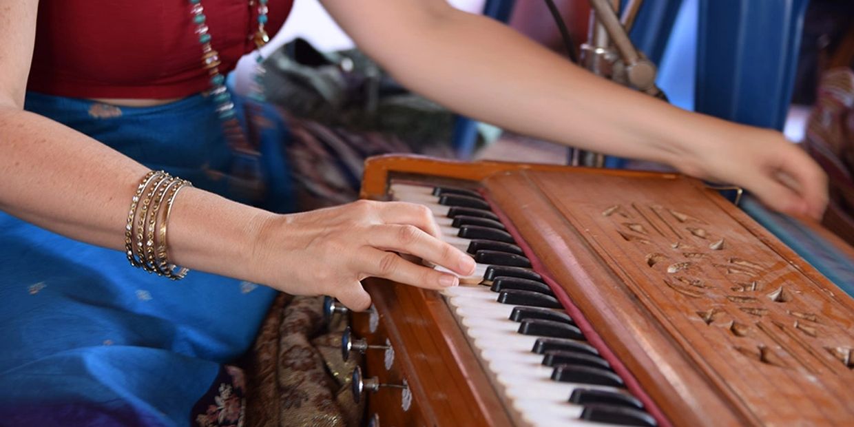 Harmonium Online Courses