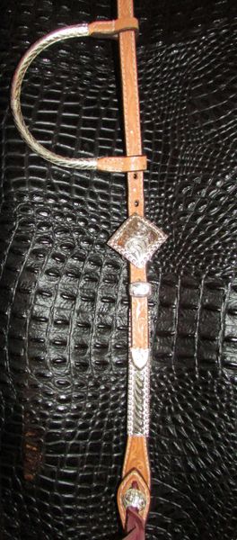 Headstall with diamond buckle with beaded edge