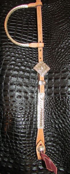 Headstall with scroll design on smooth edge