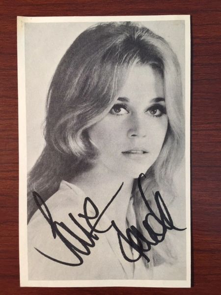 FONDA, JANE SIGNED PHOTO OF YOUNG ACTRESS IN HER 20'S, 1960'S
