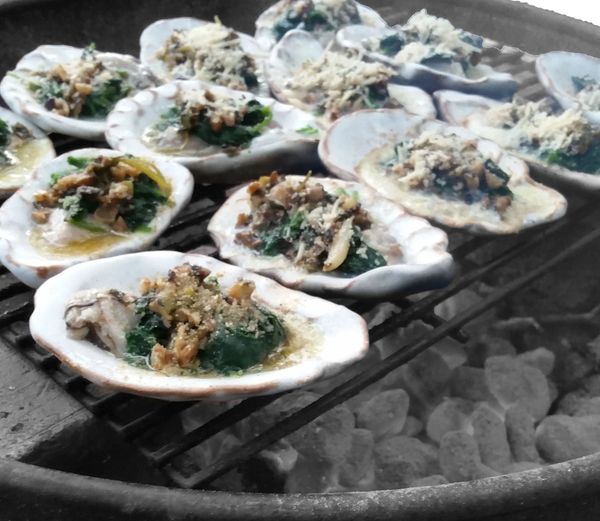 Ceramic oyster shells cookware (12 shells)