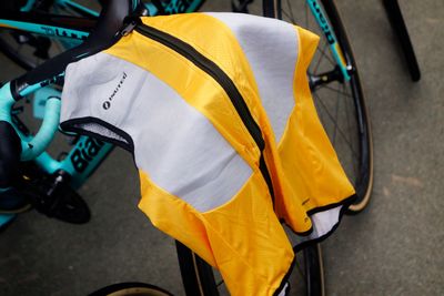 Inuteq Bodycool Xtreme vest for Team Jumbo-Visma during the Tour de France on top of racing bicycle