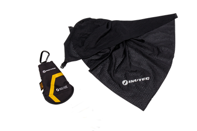 Inuteq-QCK cooling towel with its bag