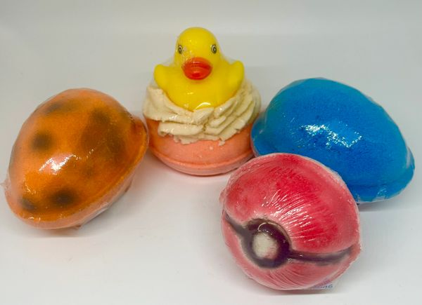 Lisa's Homespun Bathbombs with Toy