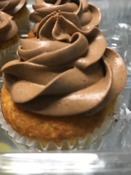 Keto Cupcakes 1 2 Dozen Please Specify Chocolate Or Vanilla Frosting Bradley Bake Shop