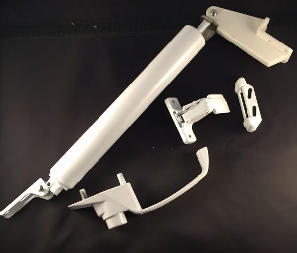 Screen door kit includes all replacement handle parts and door pump assembly