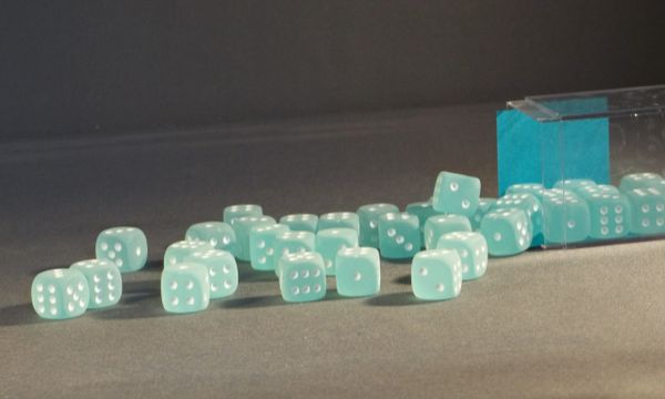 Chessex Frosted 12mm d6 Dice Block