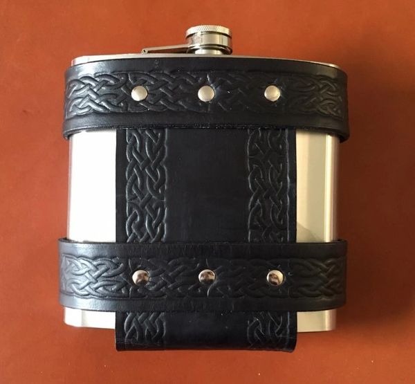 Flask Holder with 1 Liter Flask