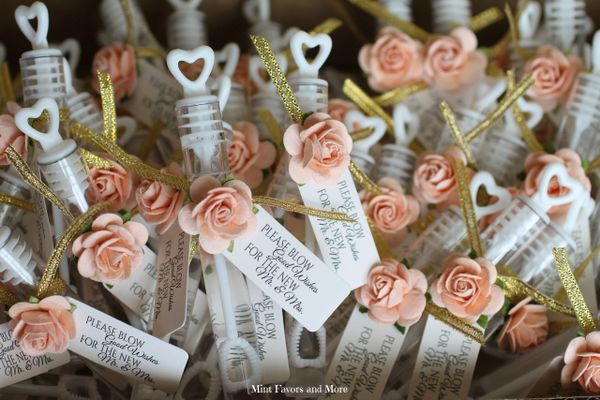 burlap wedding favor with mint rose